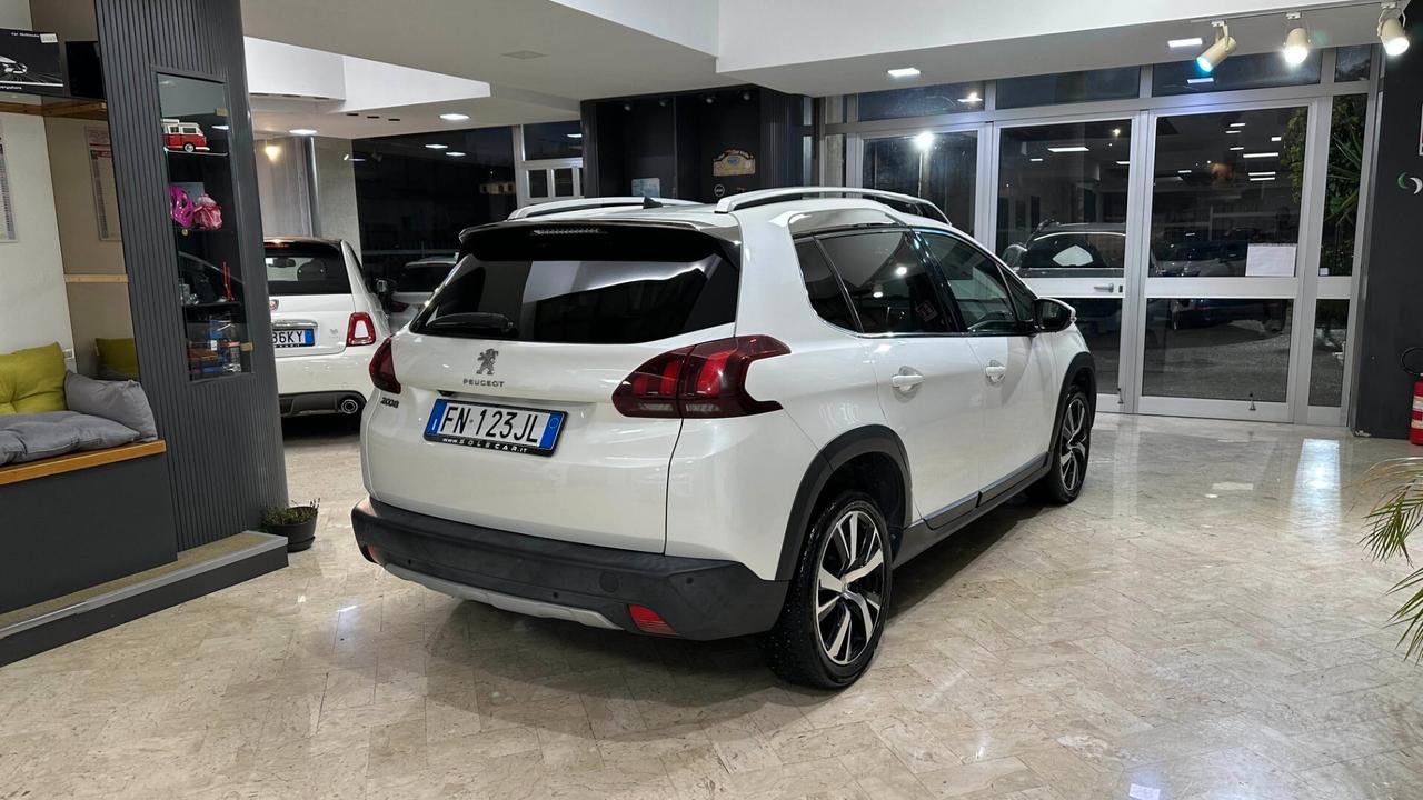 Peugeot 2008 BlueHDi 100 Allure Colore bianco perla