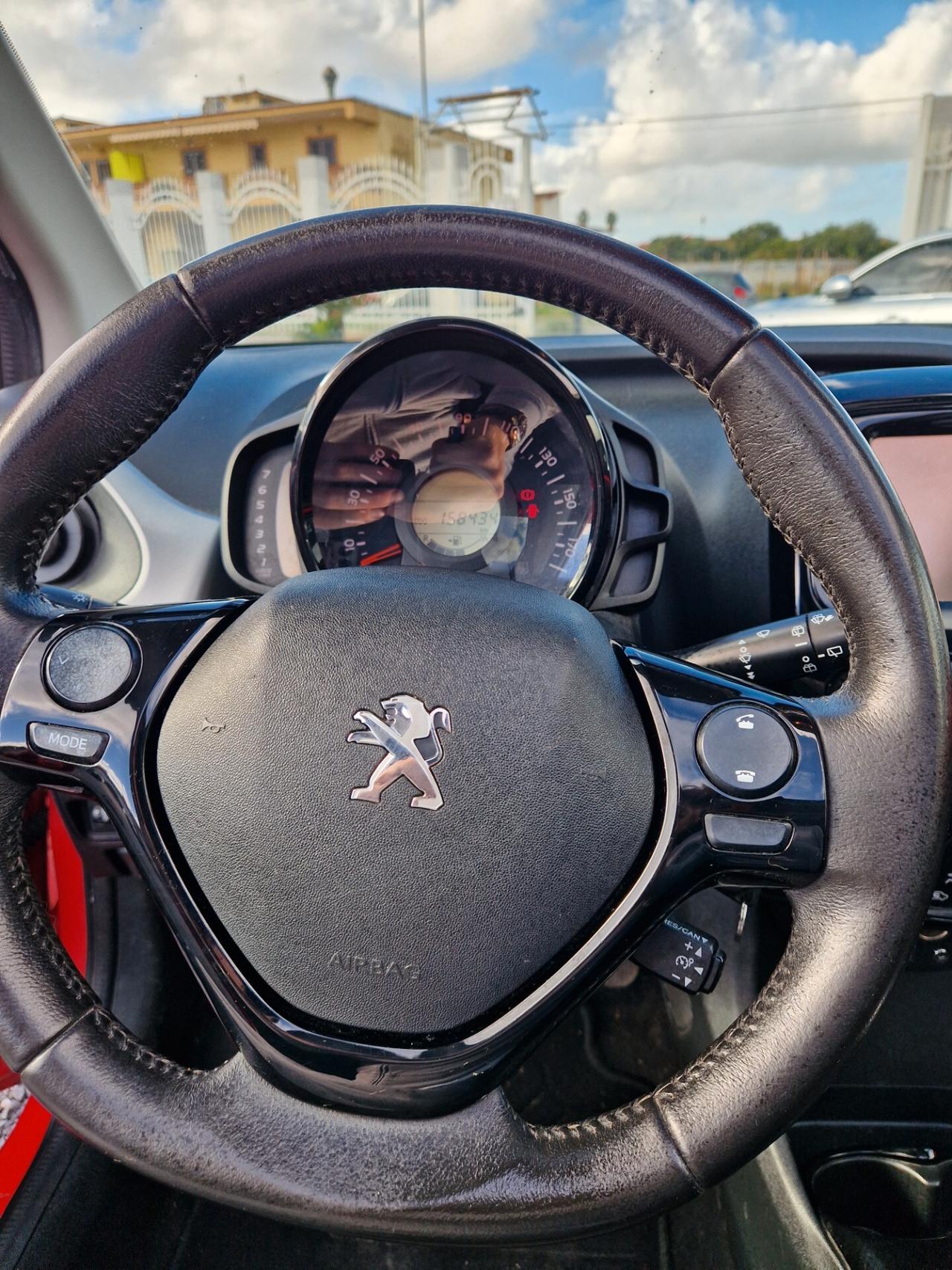 Peugeot 108 PureTech 82 5 porte Allure