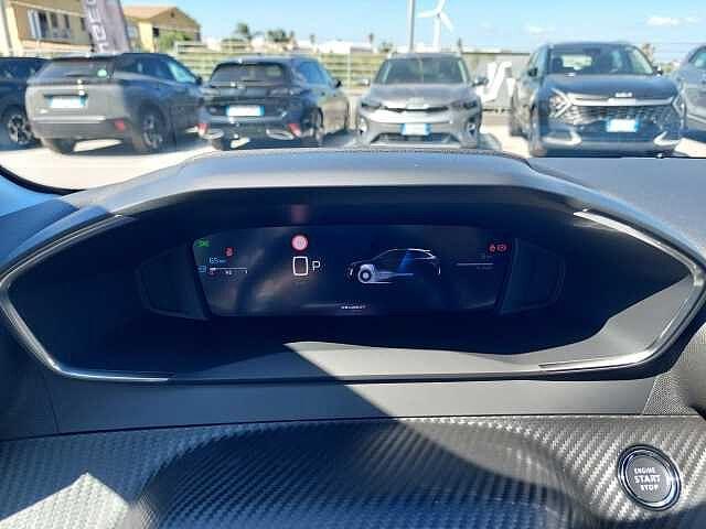 Peugeot 208 Hybrid 100 e-DCS6 Allure KM0