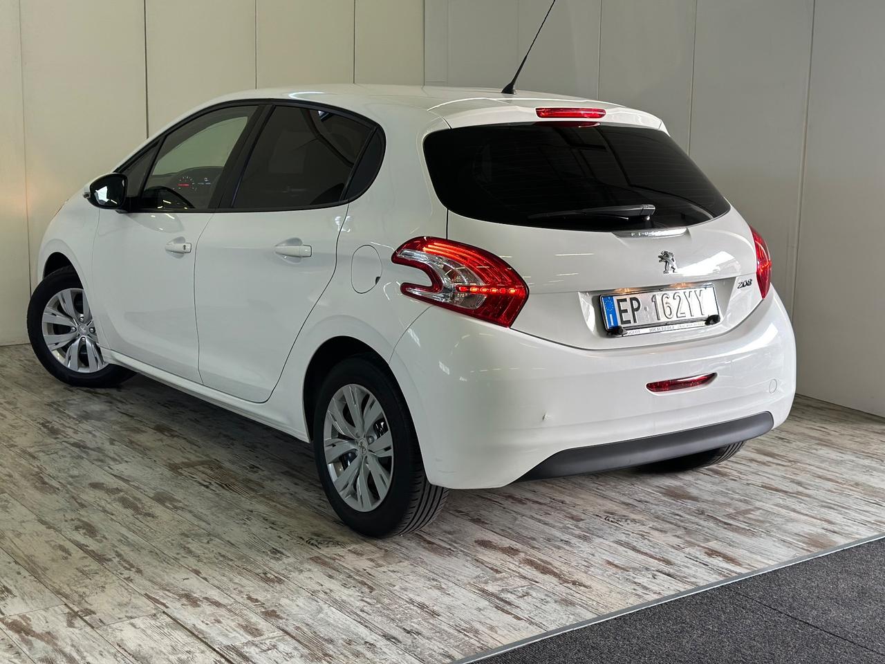 Peugeot 208 1.2 Benzina 82 CV 5 porte Ok Neopatentati