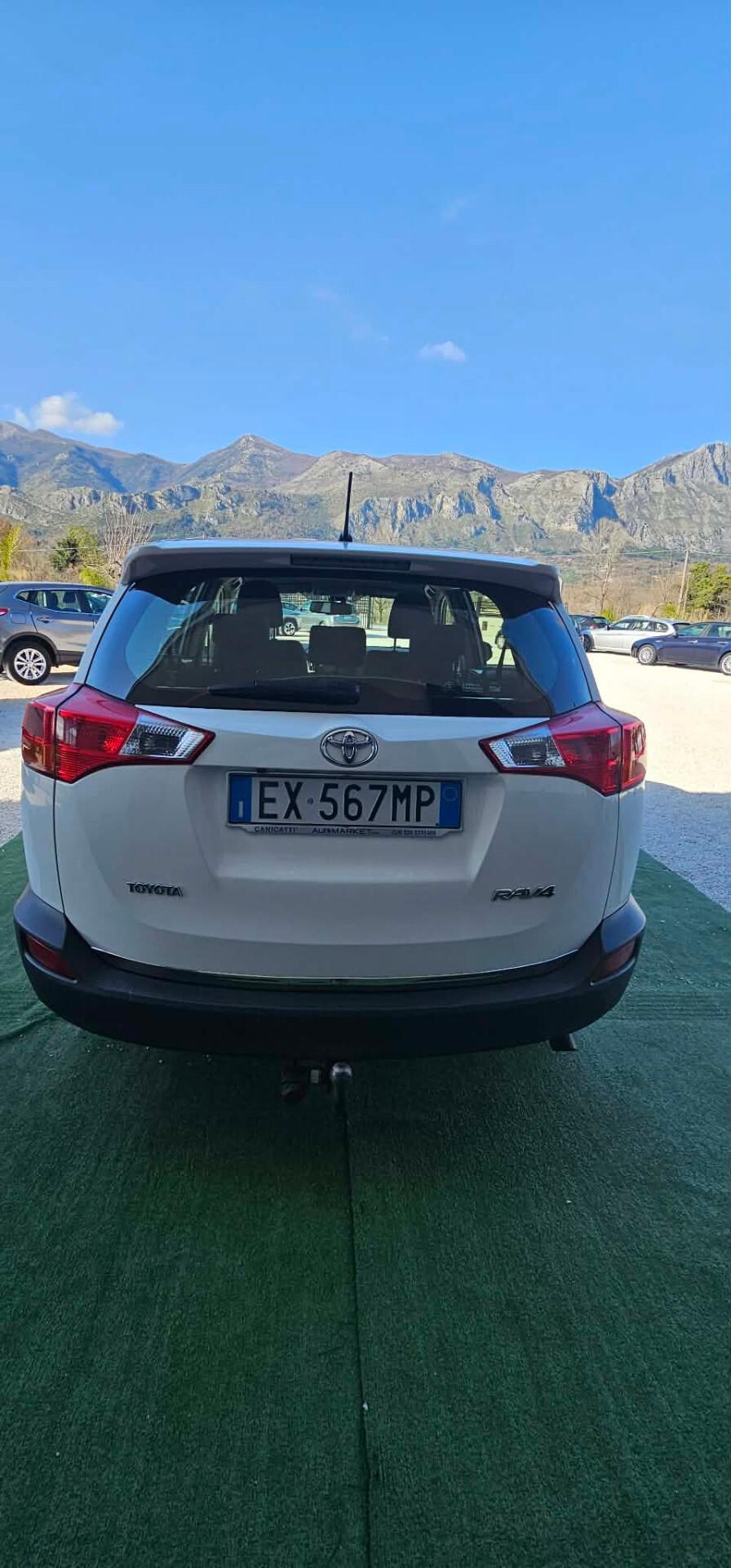 Toyota RAV 4 RAV4 2.0 D-4D 4WD Lounge Solo 99.000km