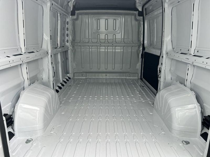 FIAT Ducato 35 2.2 Mjt 140CV PM-TM Furgone km 0 uff. italia.