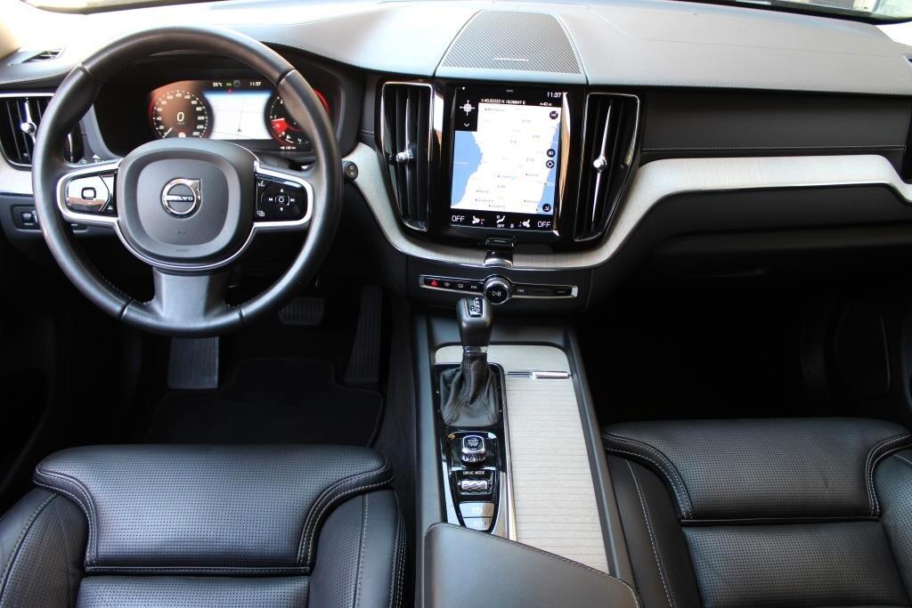 VOLVO XC60 2.0 D4 Inscription *Tetto *Luci Ambiente