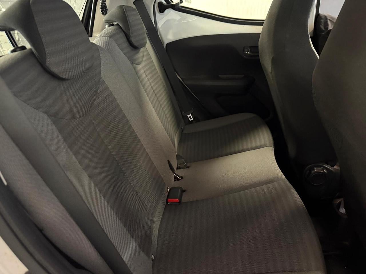 Toyota Aygo 1.0 VVT-i 72 CV 5 porte x-cite