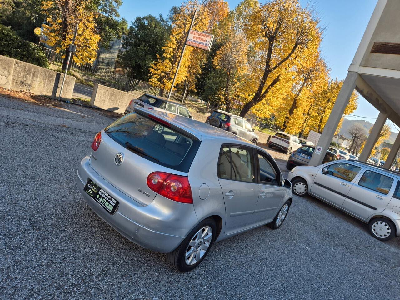 Volkswagen Golf 1.6 16V FSI 5p. Sportline