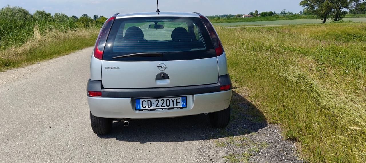 Opel Corsa 1.0 Benzina - Neopatentati