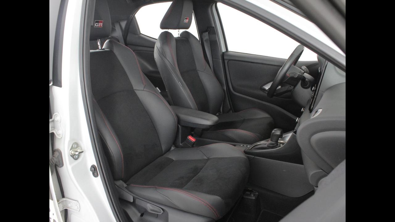 TOYOTA Yaris 1.5 Hybrid 130 - GR SPORT MY24