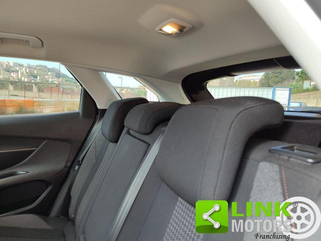 PEUGEOT 3008 BlueHDi 120 S&S EAT6 Allure