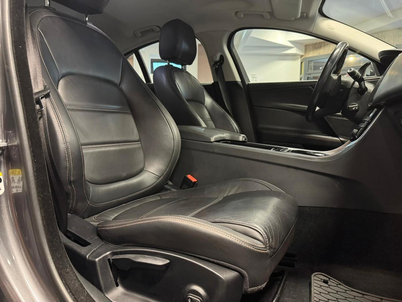 Jaguar XE 2.0 D 180 CV AWD aut. Prestige Business Edition