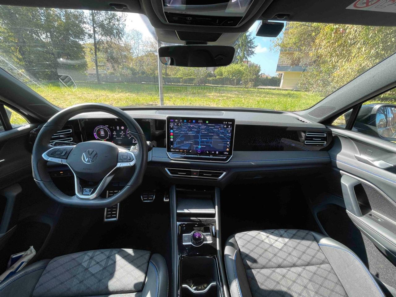 Volkswagen Tiguan 2.0 TDI 150 CV DSG R-Line Black Style Pack Automatica