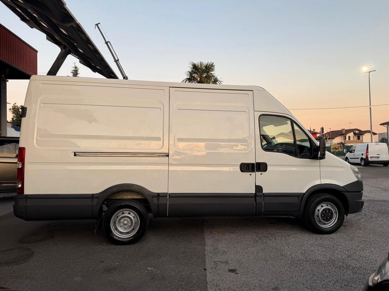 IVECO Daily 35S12 2.3 TDI 125 CV EURO 5 PASSO MEDIO