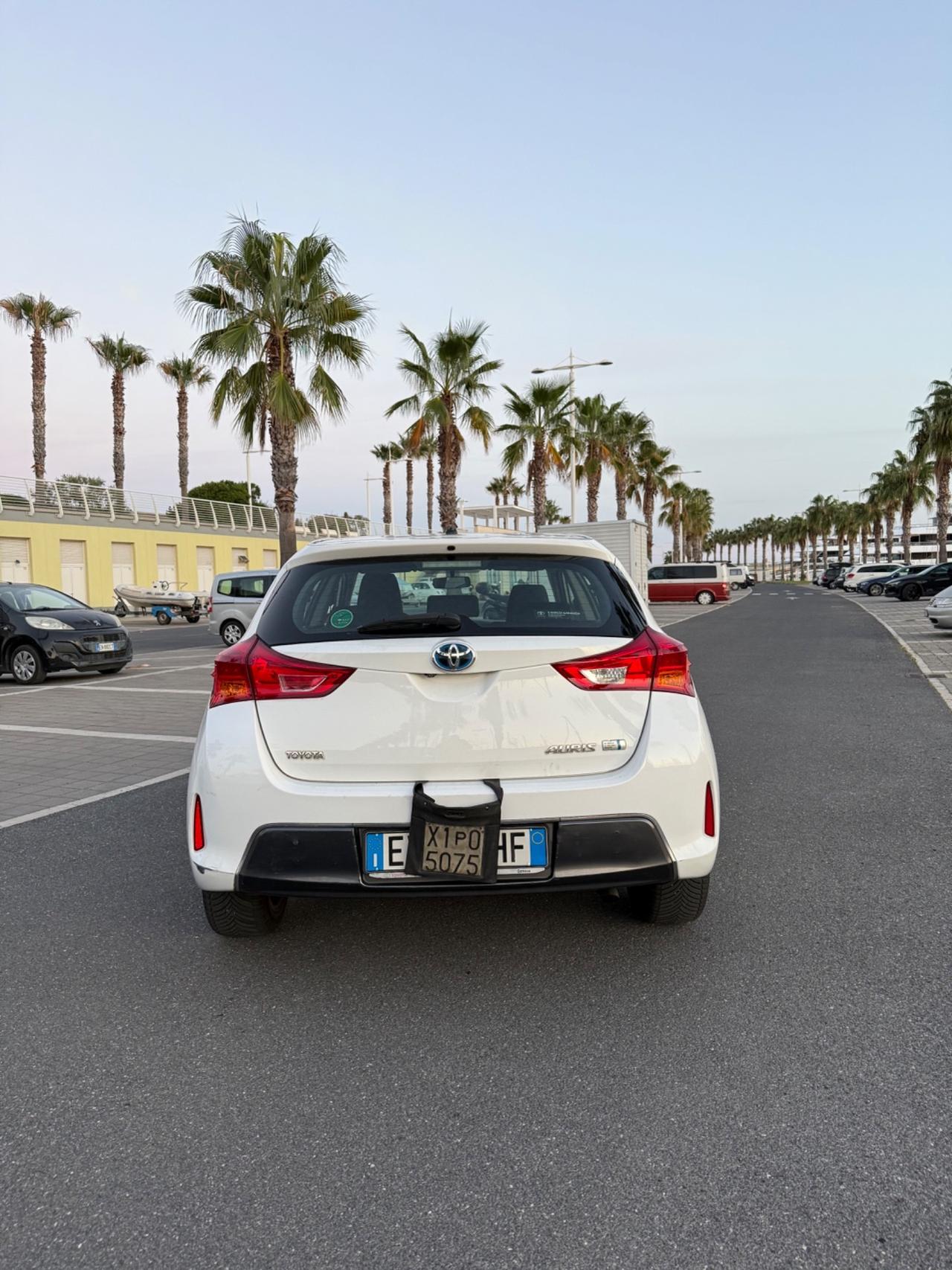 Toyota Auris Touring Sports 2.0 D-4D Lounge