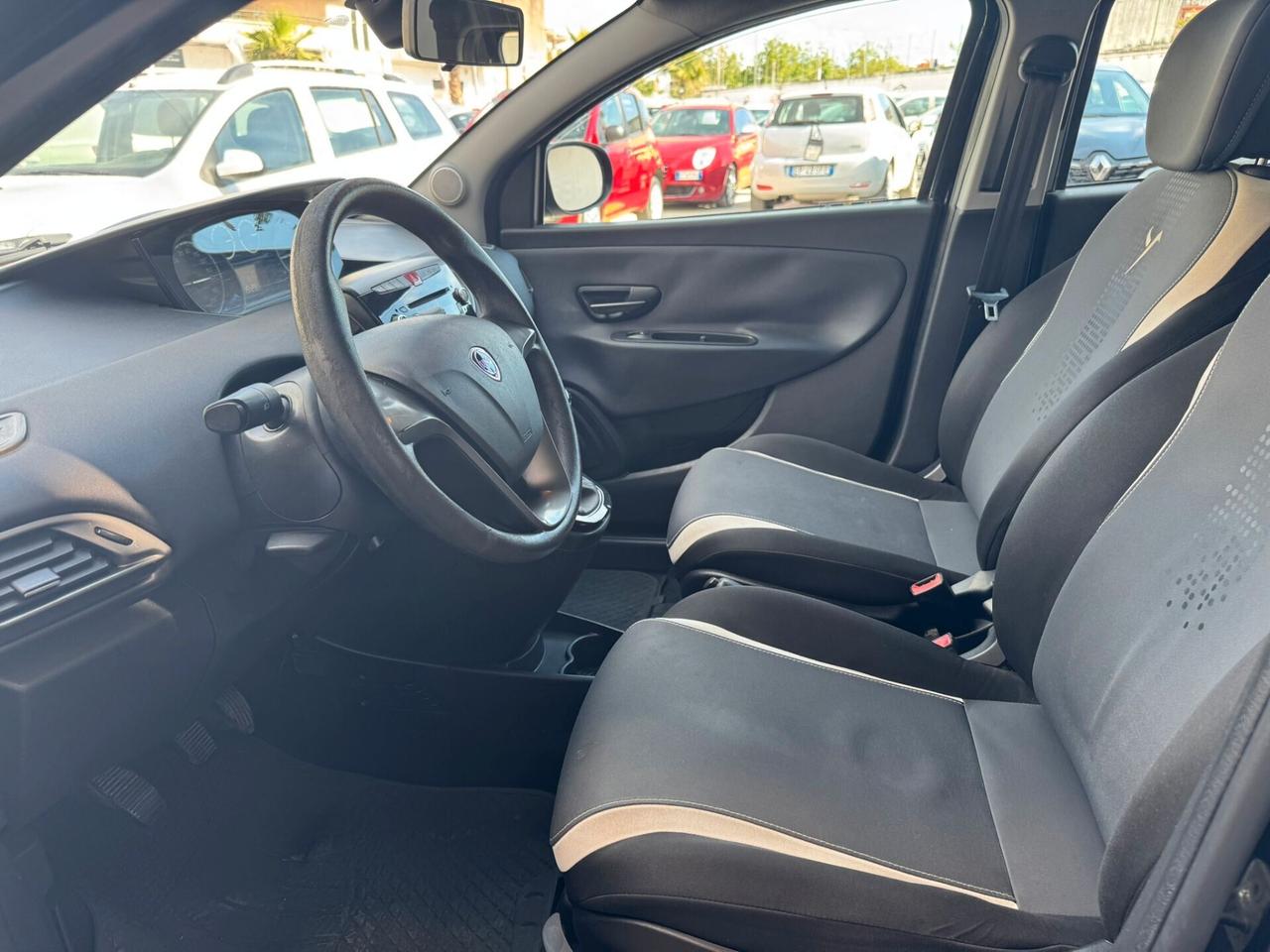 Lancia Ypsilon 5 porte Metano Ecochic Elefantino