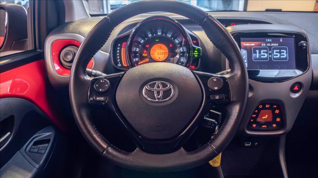 TOYOTA Aygo 5p 1.0 x-play 72cv del 2020