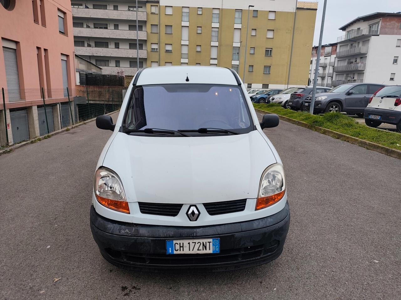 Renault Kangoo 1.5 dCi 65CV neopatentati