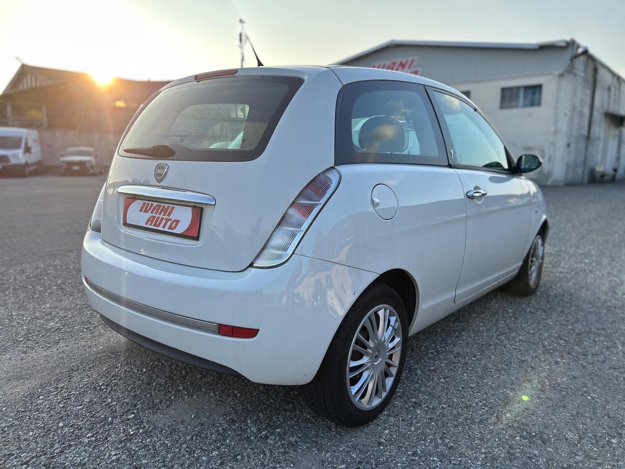 Lancia Ypsilon 1.2 Argento