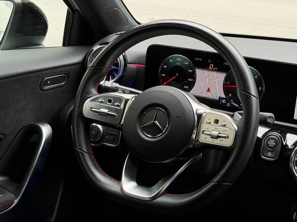 Mercedes Classe A 200d Premium AMG Night Edition 150CV