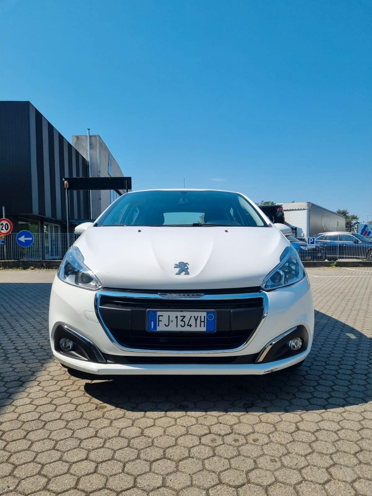 Peugeot 208 PureTech 82 5p. GPL Allure