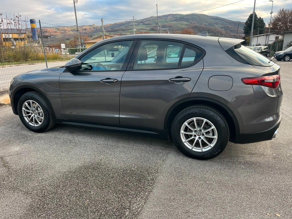 Alfa Romeo Stelvio 2.2 Turbodiesel 210 CV AT8 Q4 Business IVA DETRAIBILE