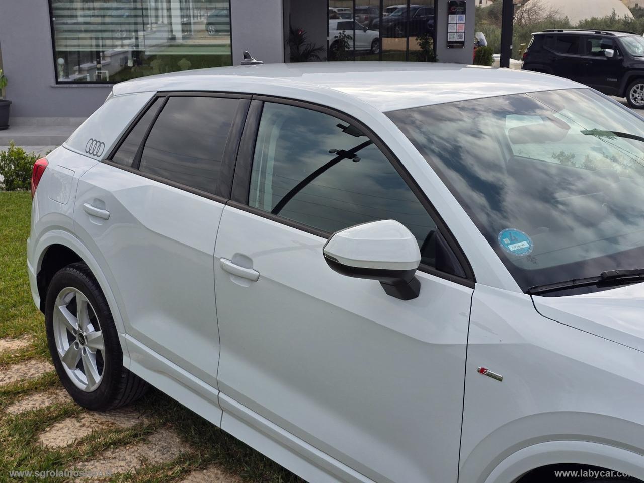 AUDI Q2 30 TDI S line Edition