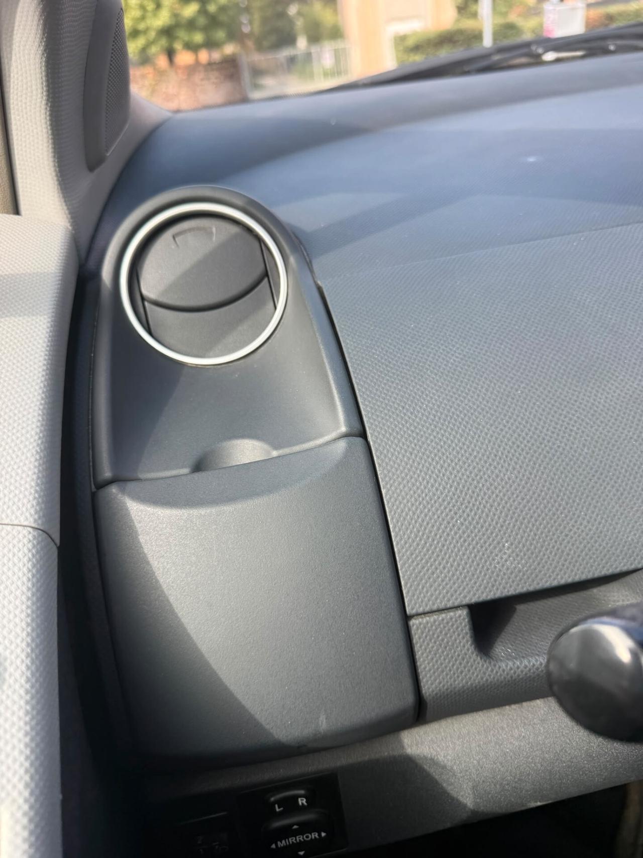 TOYOTA YARIS 1.0 BENZINA GOMMATA NUOVA