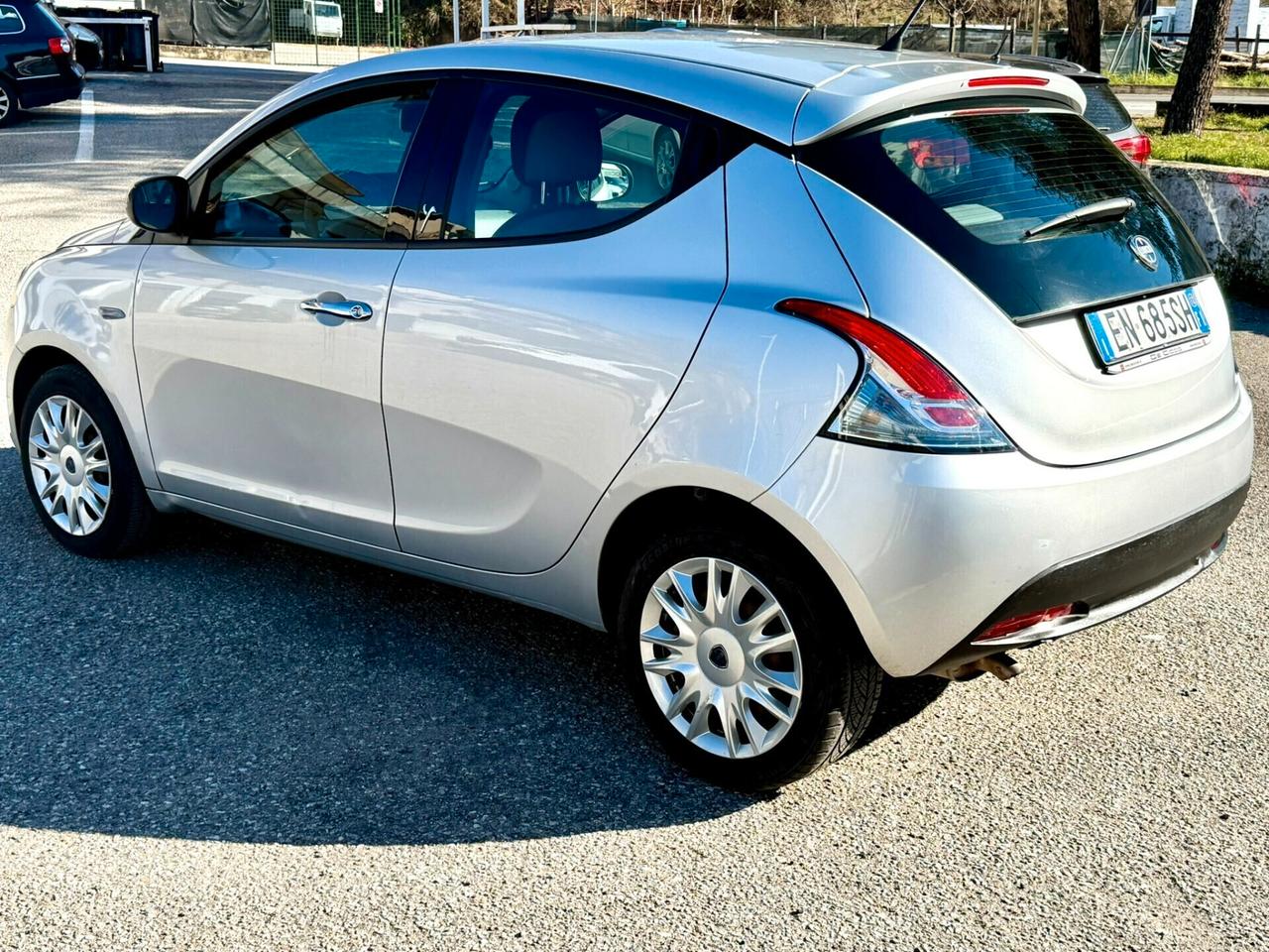 Lancia Ypsilon 1.3 MJT 16V 95 CV 5 porte S&S Silver