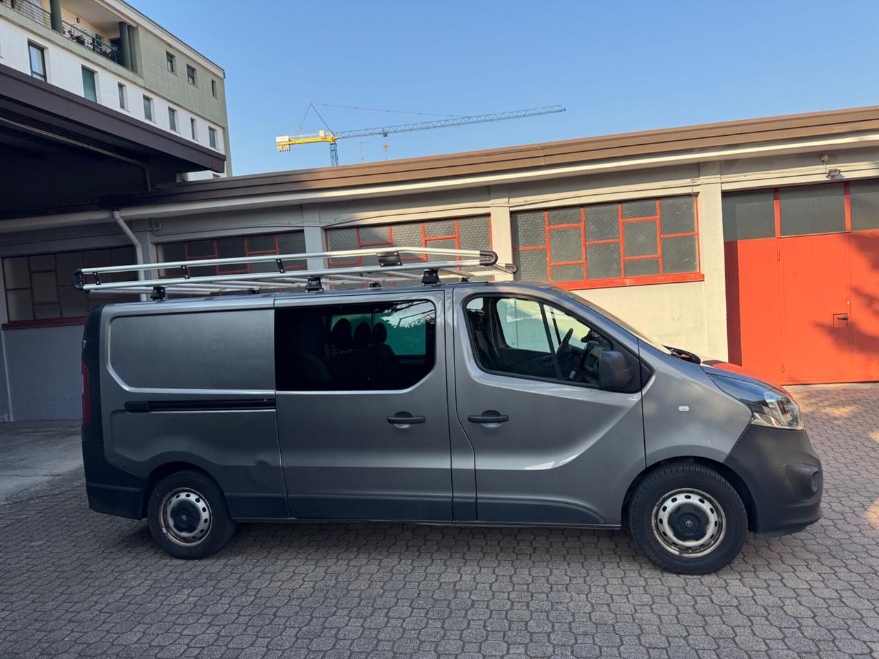 OPEL VIVARO 6 posti PASSO LUNGO