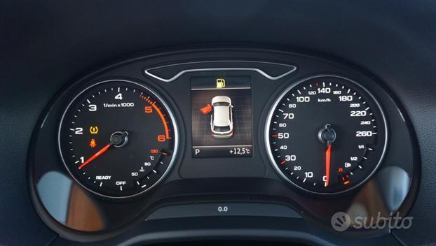 AUDI Q2 30 TDI S tronic Business