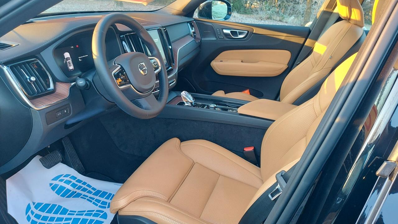 Volvo XC 60 XC60 T6 Recharge Plug-in Hybrid AWD automatico Ultimate Dark