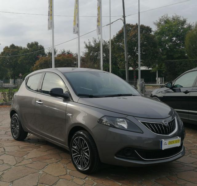 LANCIA Ypsilon 1.0 FireFly 5 porte S&S Hybrid Silver Plus