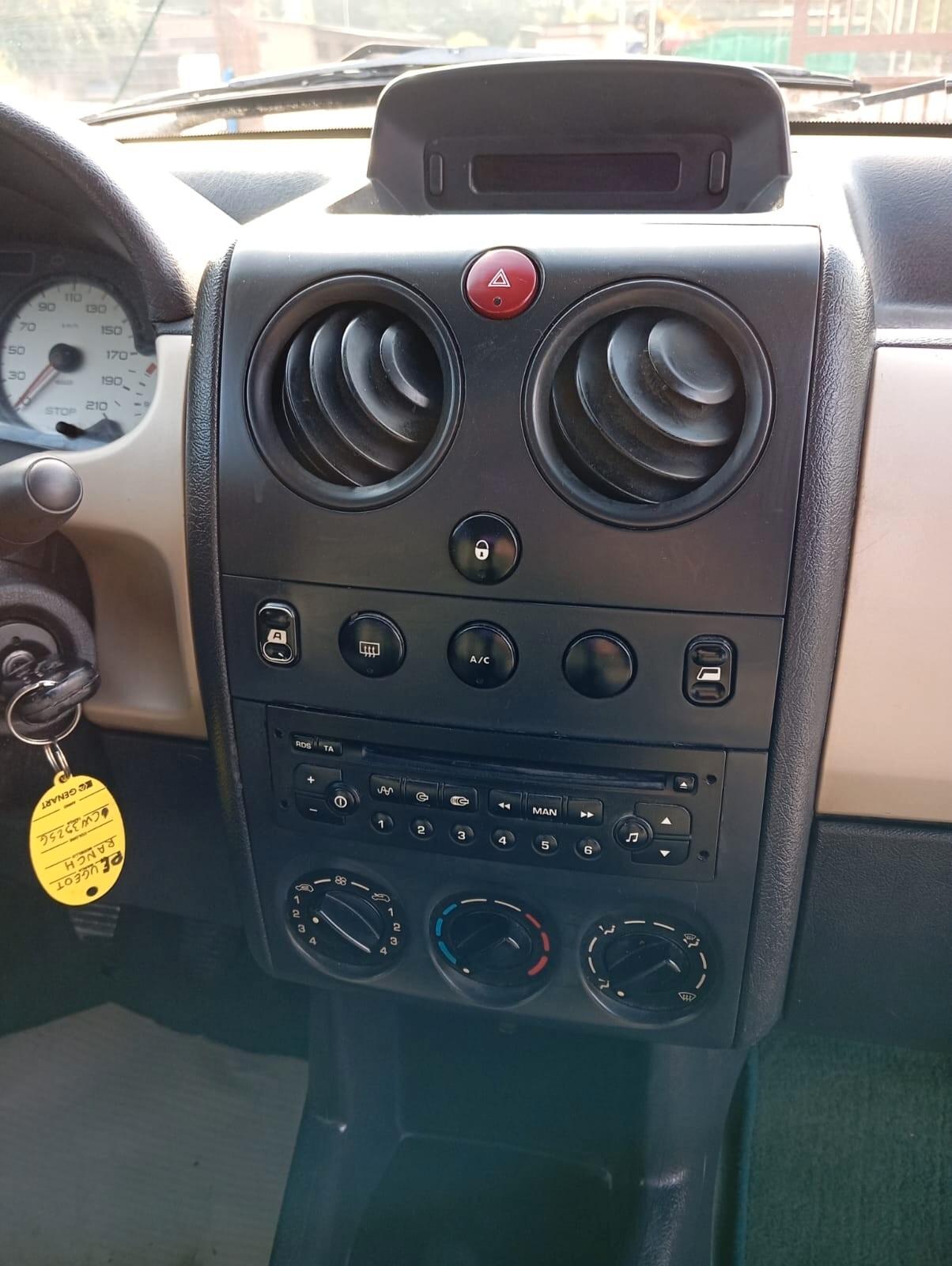 Peugeot Ranch 2.0 HDi 5p. Lee
