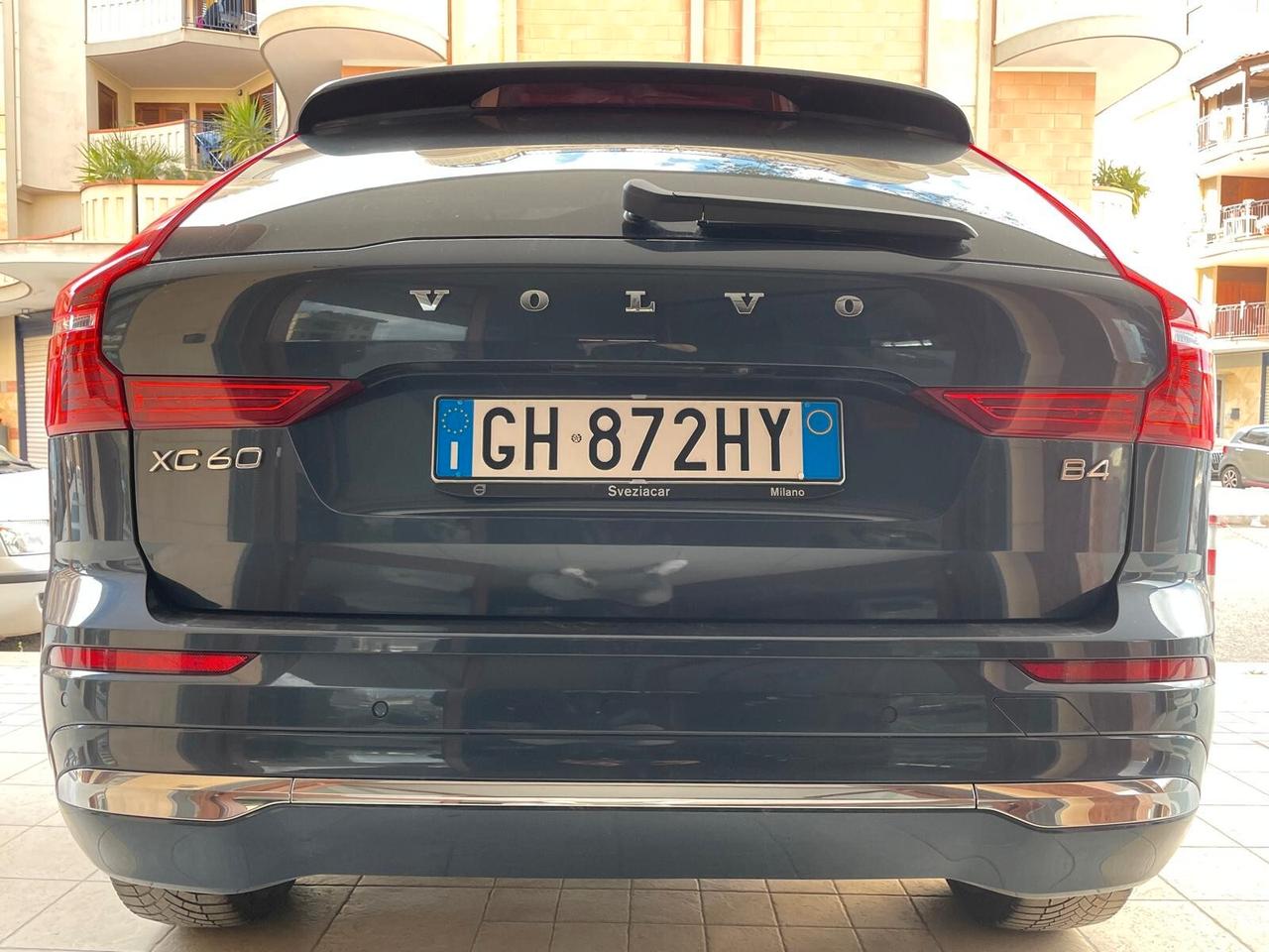 Volvo XC 60 B4 (d) 20d 197CV Aut. INSCRIPTION TETTO NAVY PELLE LED 19