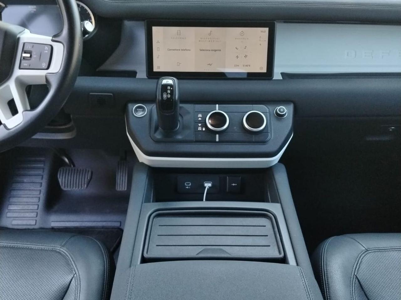 Land Rover Defender X-Dynamic SE D 200 MHEV