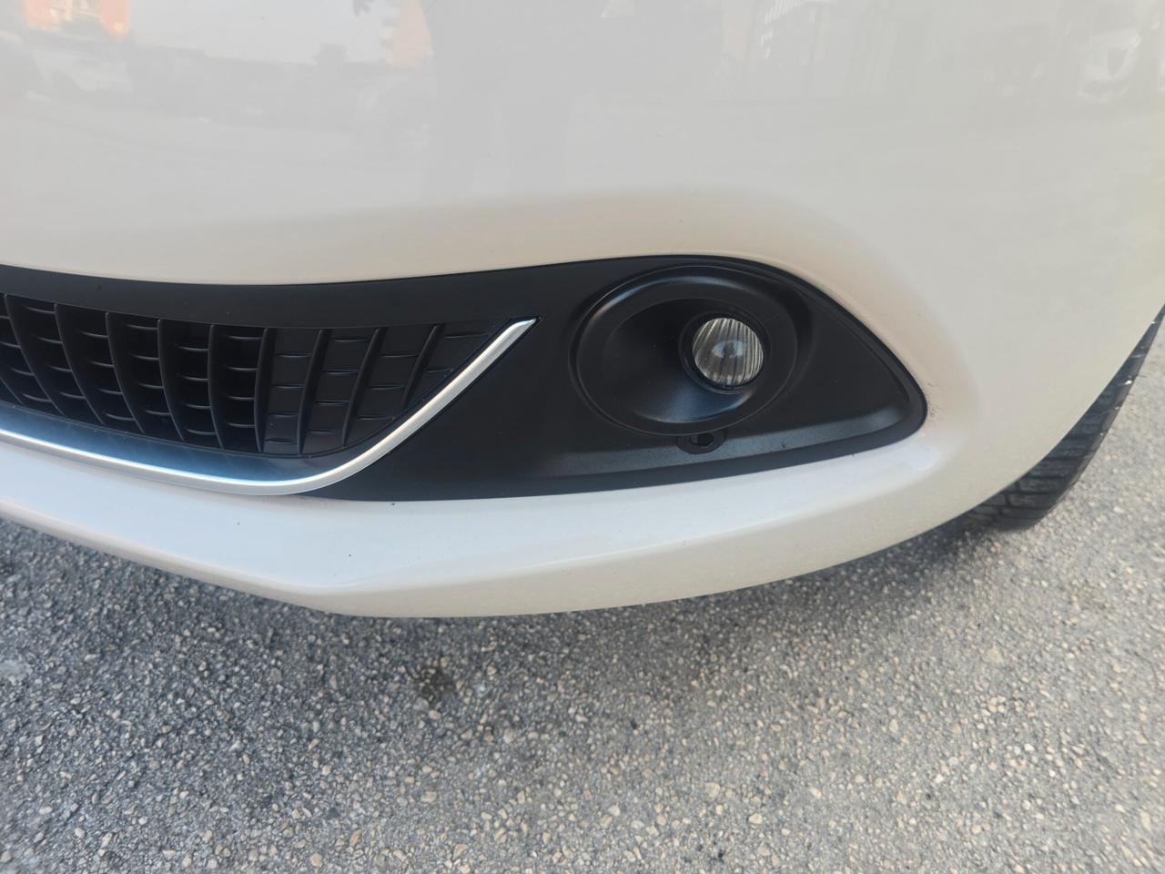 Lancia Ypsilon 1.2 69 CV 5 porte GPL Gold Plus