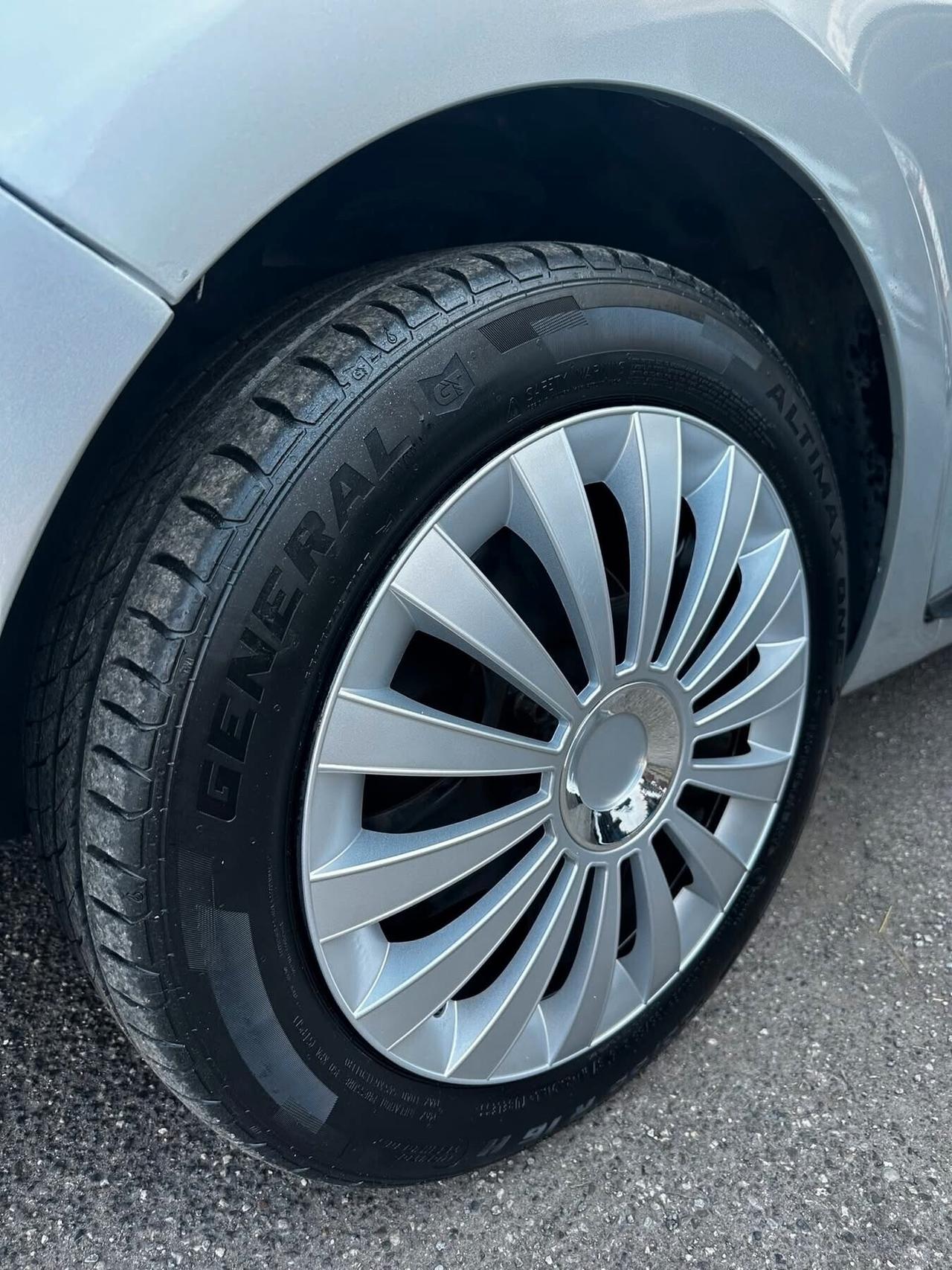 Renault Clio dCi 8V 90CV Start&Stop 5 porte Energy Intens NEOPATENTATI