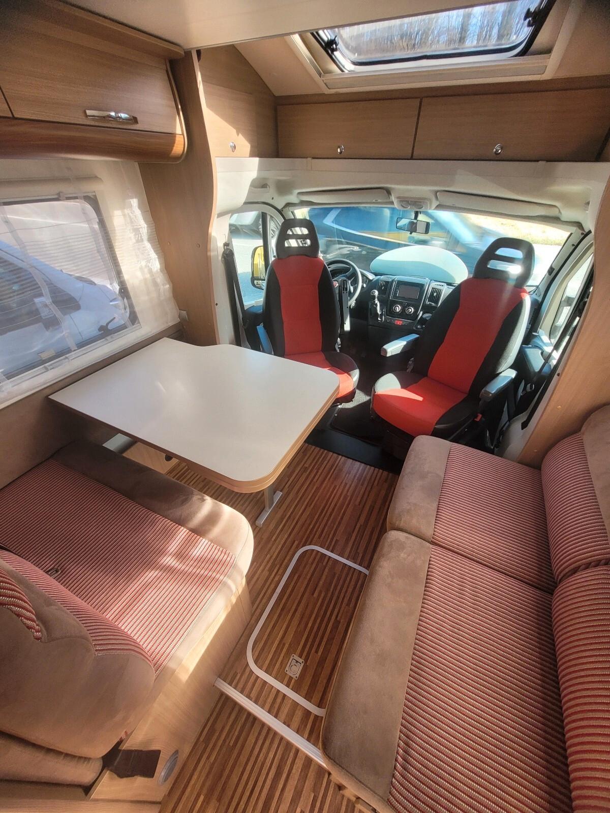 Adria MATRIX M 680 SP CON AMPIO GARAGE