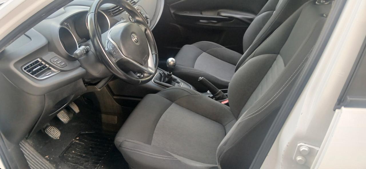 Alfa Romeo Giulietta 1.6 JTDm 120 CV neopatentati