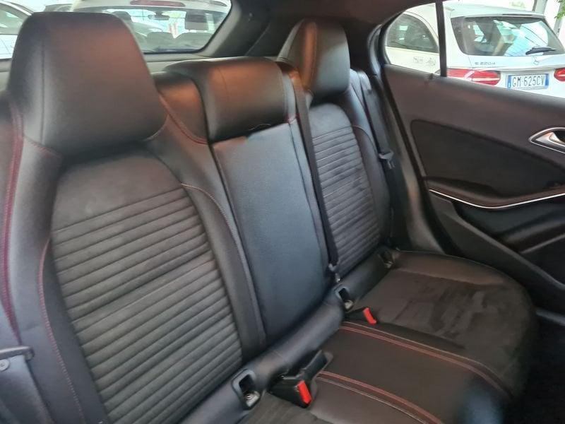 Mercedes-Benz GLA GLA 200 d Automatic 4Matic Premium!CARPLAY!PDC!LED!NAVI!