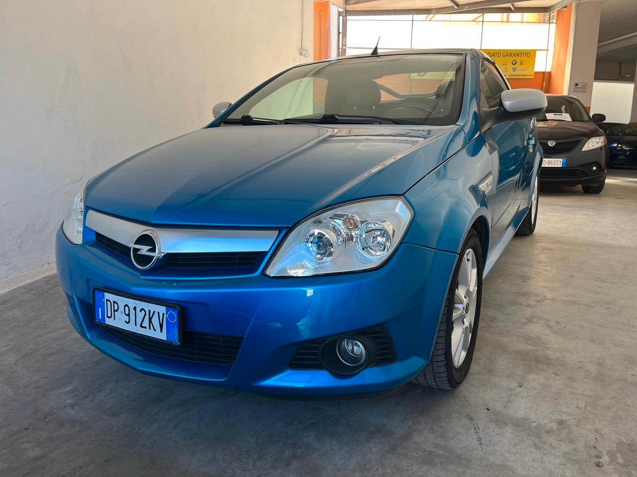 Opel Tigra TwinTop 1.4 16V Sport CABRIO