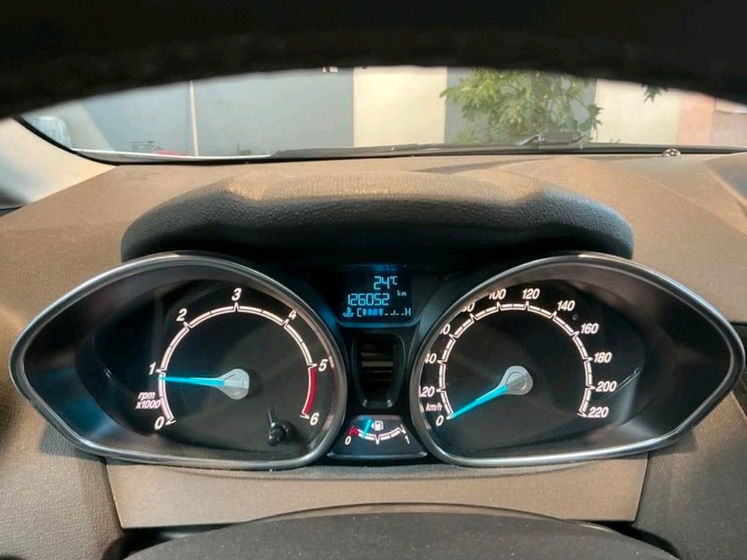 Ford Fiesta 1.5 TDCi 75CV 5 porte Titanium Bluetooth usb navI sens di park led