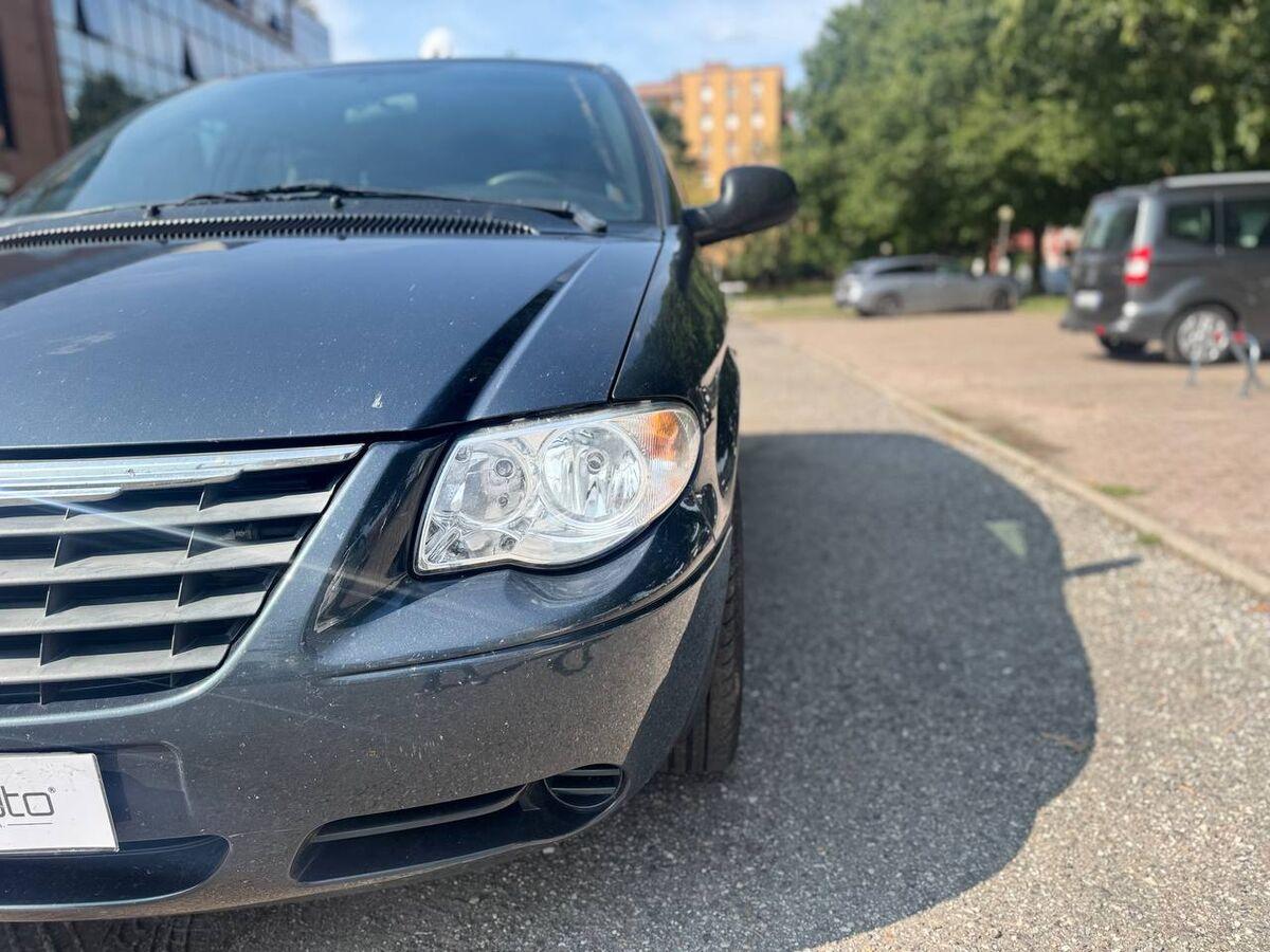 Chrysler Voyager IV 2004 2.8 crd LX Leather