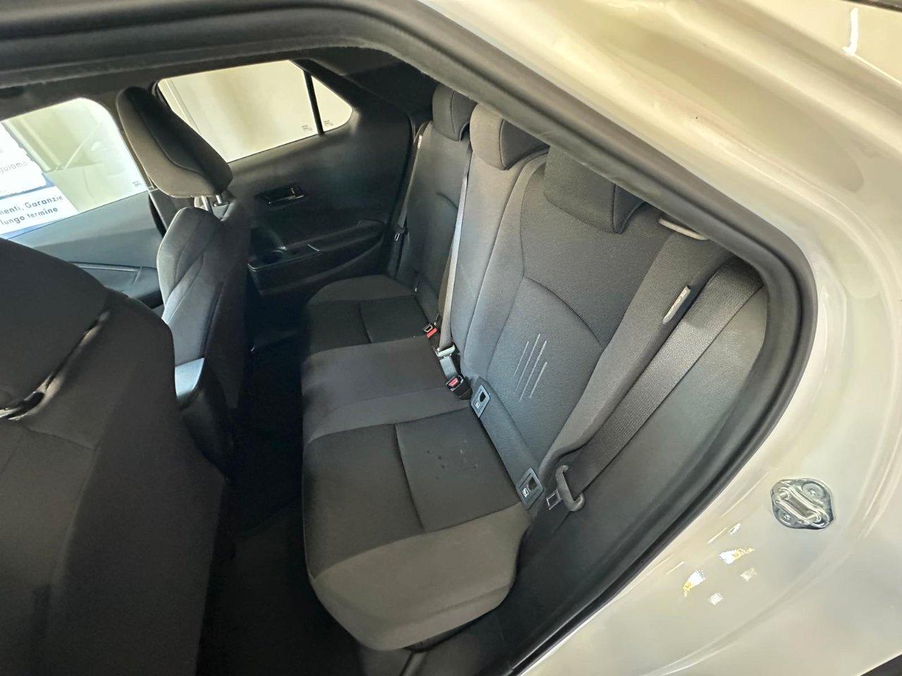 Toyota C-HR 2.0 hev Trend fwd e-cvt