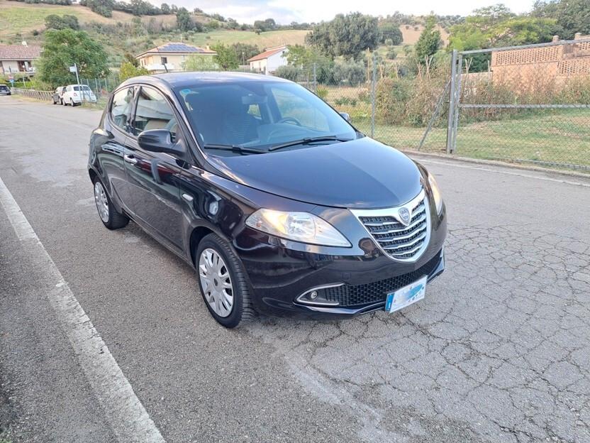 Lancia Ypsilon 0.9 TwinAir AUTOMATICA Km 95.000