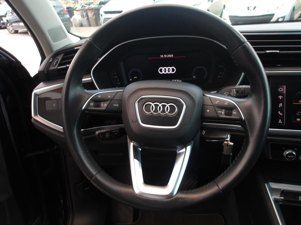 Audi Q3 35 2.0 tdi Business s-tronic