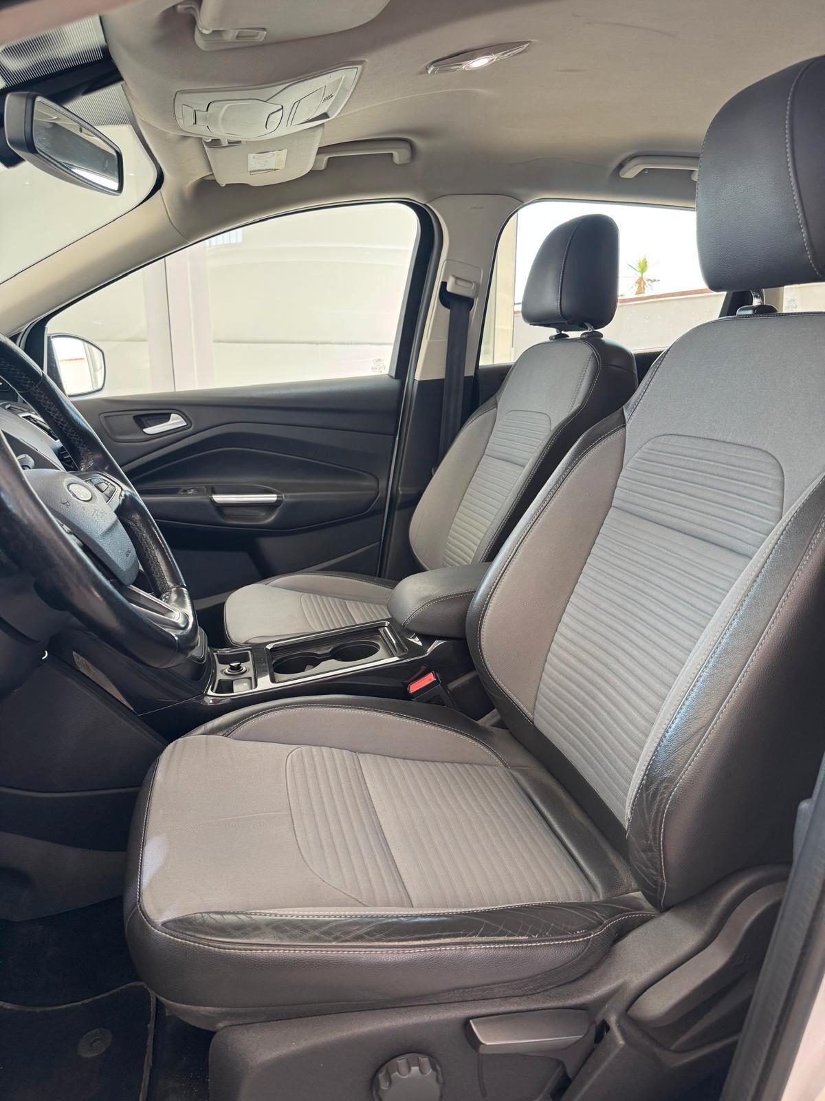 Ford Kuga 2.0 TDCI 150 CV S&S 4WD Titanium Powershift Business