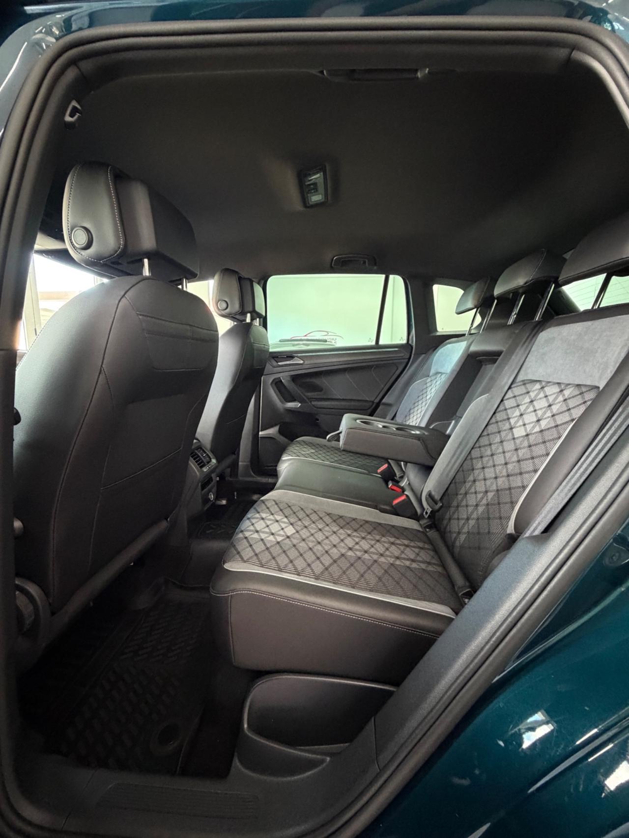 VW Tiguan 2.0 TDI 150 DSG 4MOTION R-Line finanziabile