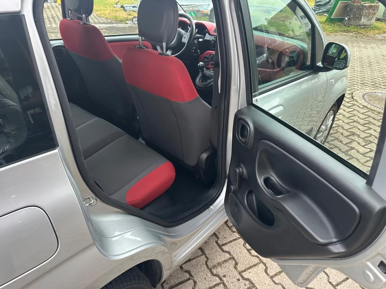 Fiat Panda 1.2 Lounge/5 posti/Prima mano/Aria condizionata
