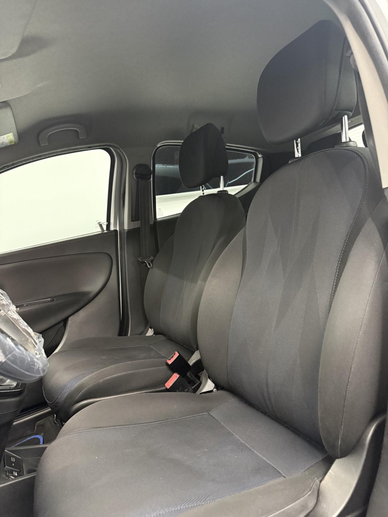 Lancia Ypsilon 1.2 69 CV 5 porte GPL Ecochic Gold