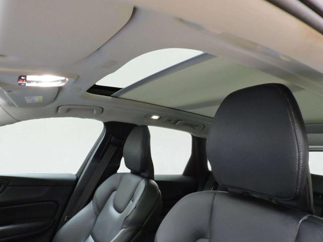 VOLVO XC60 B4 (d) AWD automatico Ultimate Bright