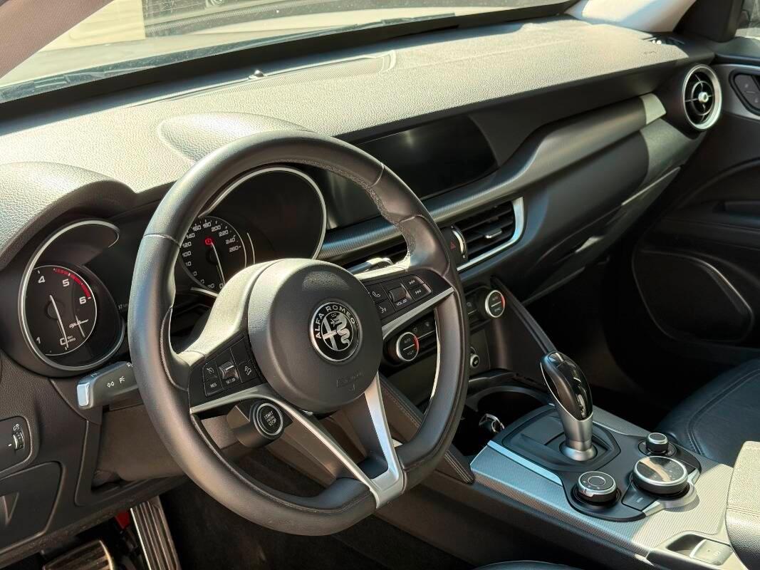 Alfa Romeo Stelvio 2.2 t Executive Q4 210cv auto